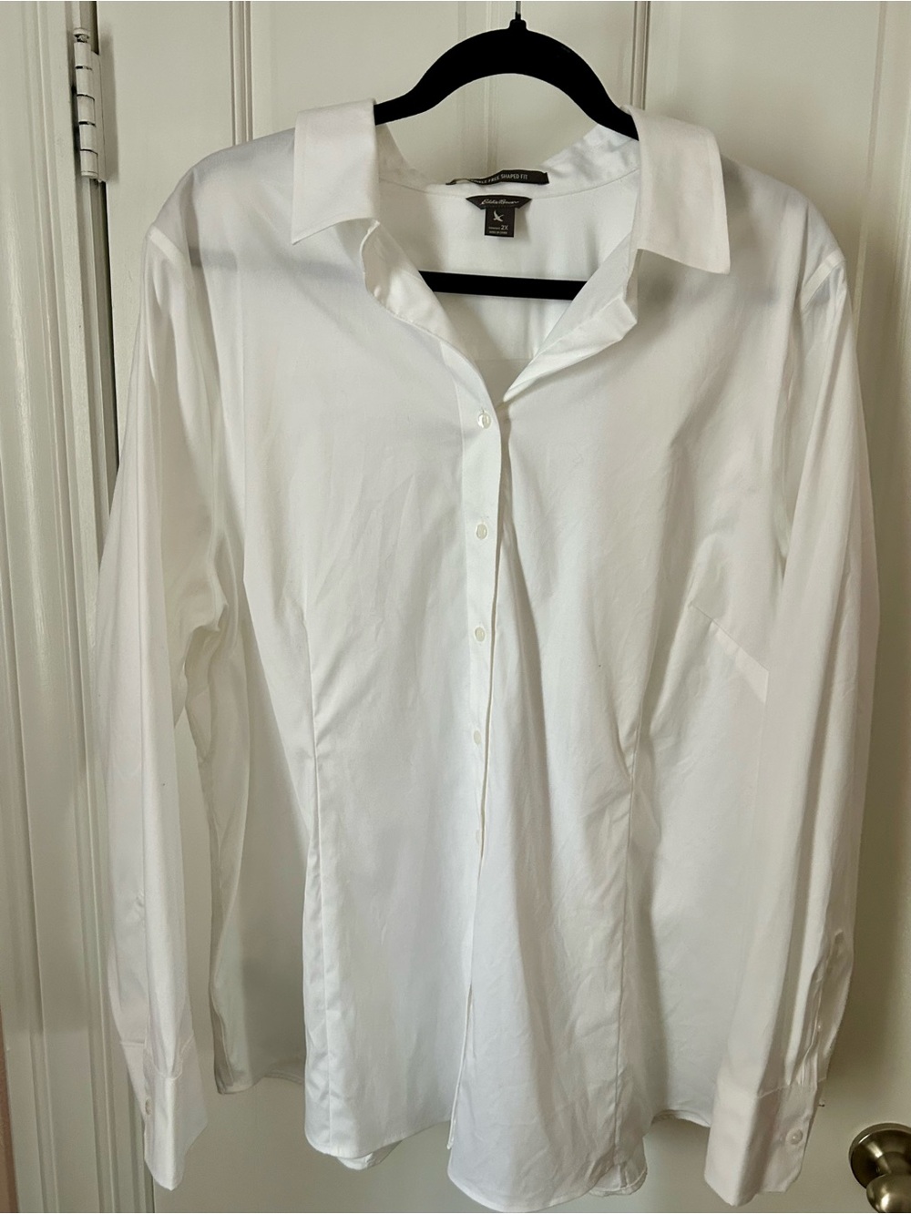 Like new classic Eddie Bauer wrinkle-free white button down, women 2x